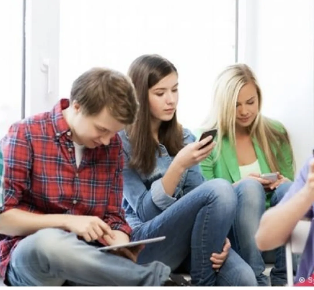مفارقات شباب الأمس واليوم هل هي أزمة مجتمع أم أزمة قيم