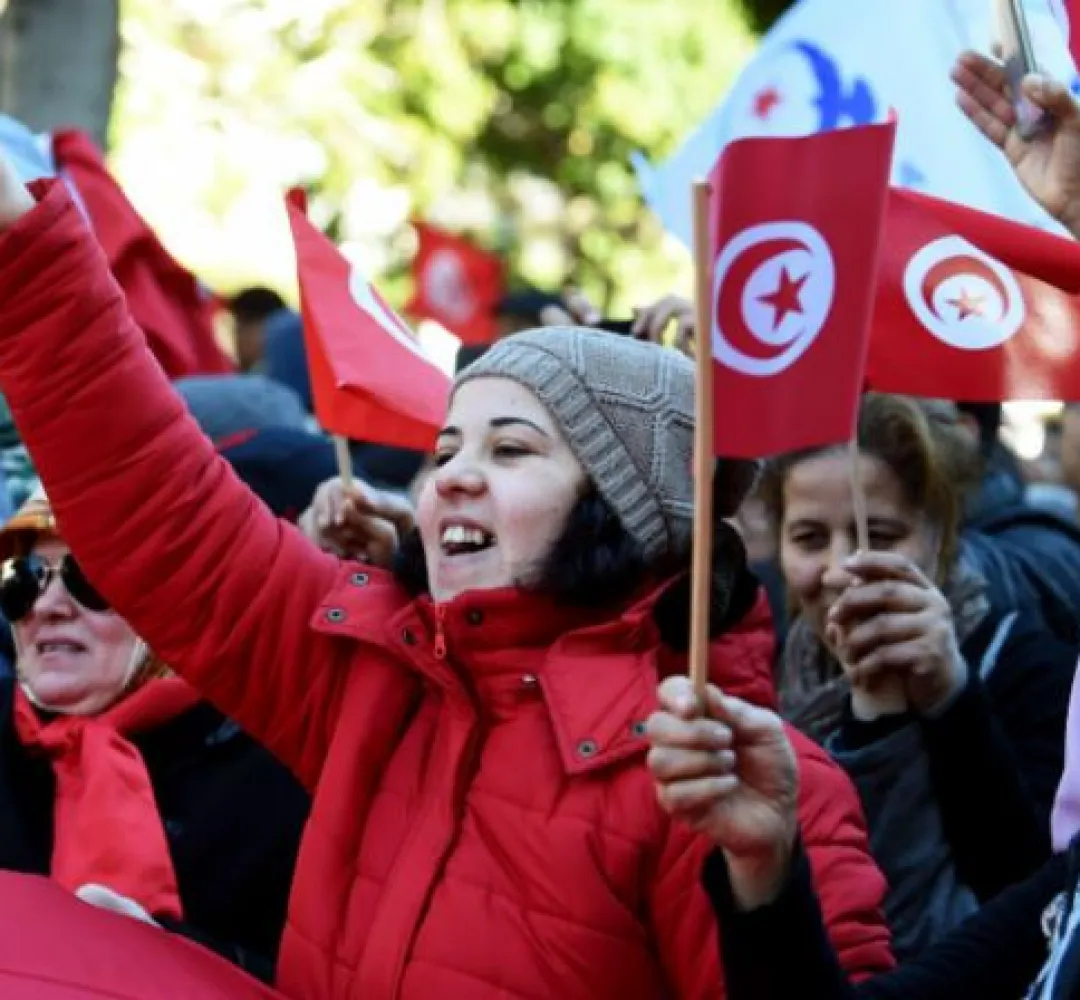 من الثورة إلى الفوضى ثم العبث