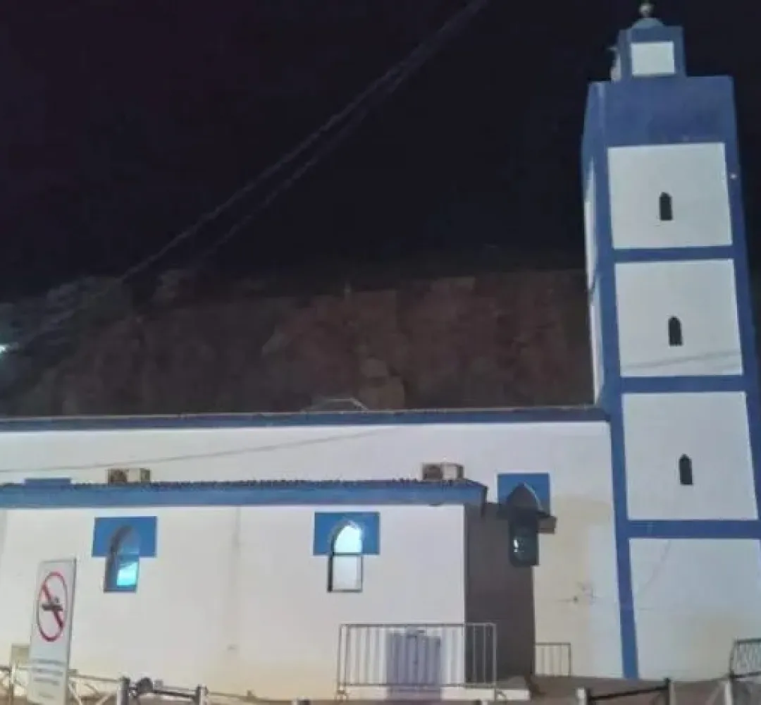 الحسيمة.. خطر الانهيار يؤدي لإغلاق مسجد الميناء